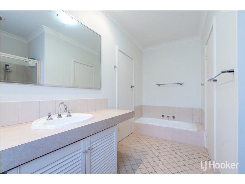 16 Chevalier Way, Thornlie WA 6108