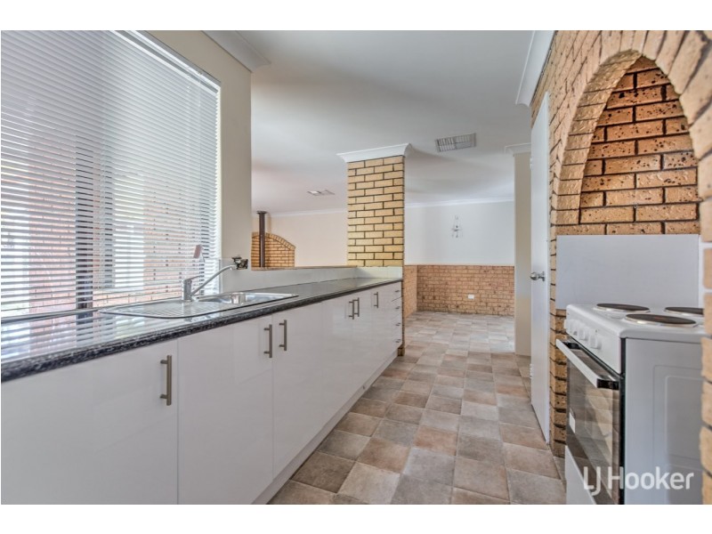 8 Southern River Road, Gosnells WA 6110