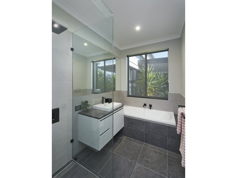 27 Crimson Boulevard, Forrestfield WA 6058