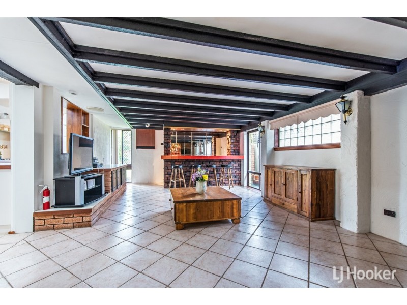 22 Ravenhill Road, Thornlie WA 6108