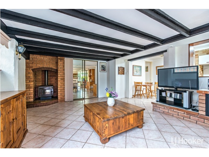 22 Ravenhill Road, Thornlie WA 6108