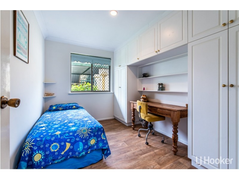 22 Ravenhill Road, Thornlie WA 6108