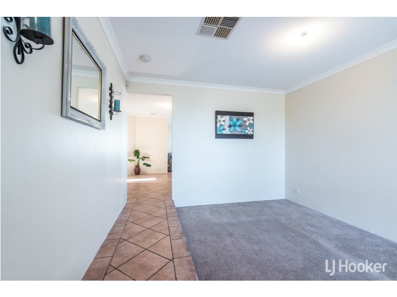 8 Flowerwood Way, Huntingdale WA 6110