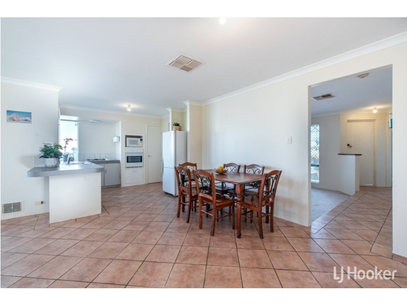 8 Flowerwood Way, Huntingdale WA 6110