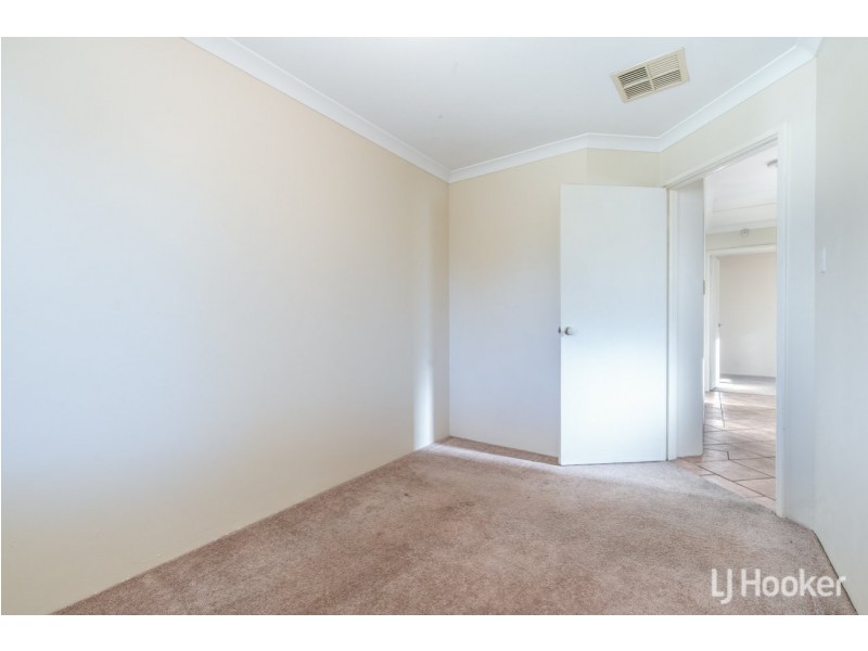 8 Flowerwood Way, Huntingdale WA 6110