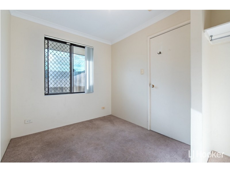 8 Flowerwood Way, Huntingdale WA 6110