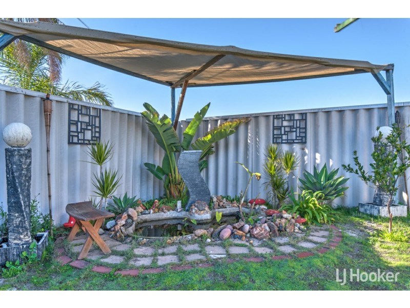 8 Flowerwood Way, Huntingdale WA 6110