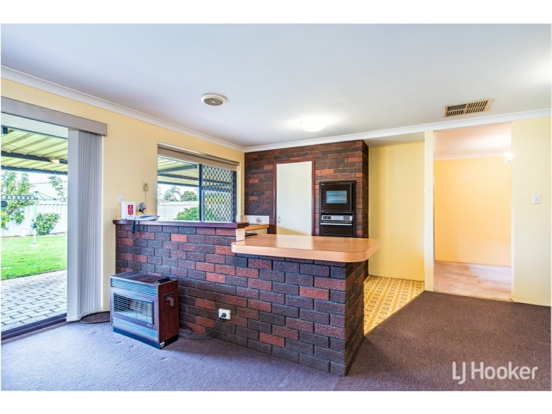 42 Sanderling Drive, Thornlie WA 6108