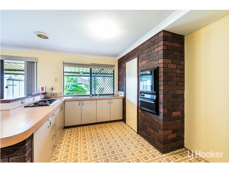 42 Sanderling Drive, Thornlie WA 6108