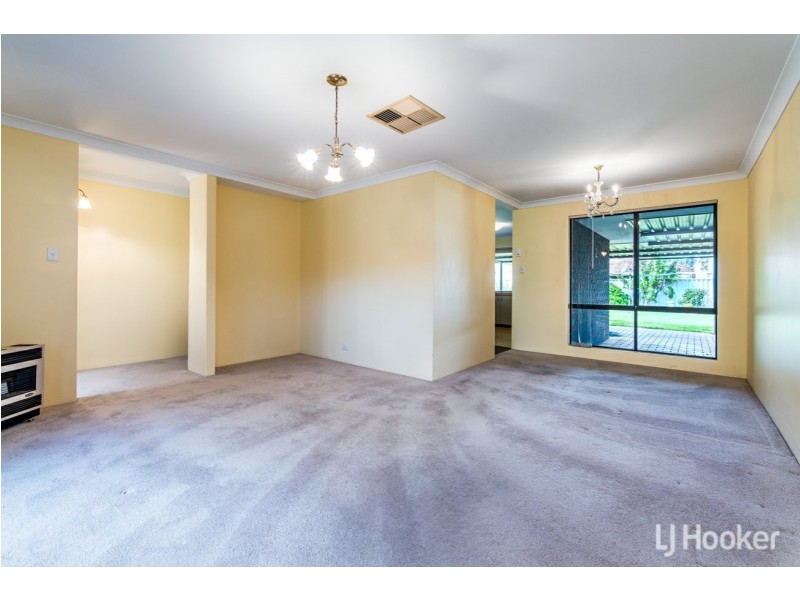 42 Sanderling Drive, Thornlie WA 6108