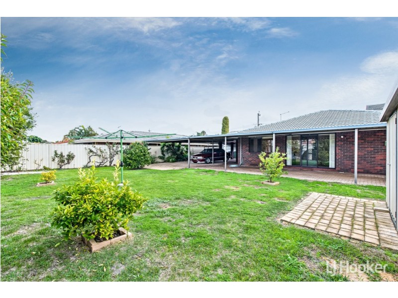 42 Sanderling Drive, Thornlie WA 6108