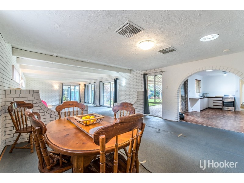 5 Jacaranda Place, Maddington WA 6109