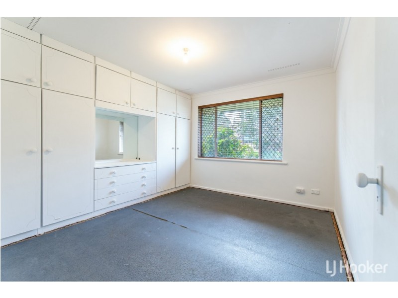 5 Jacaranda Place, Maddington WA 6109