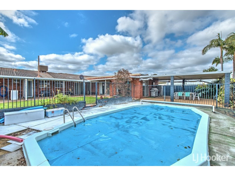 5 Jacaranda Place, Maddington WA 6109