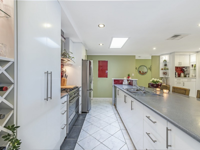 13 Haddon Way, Canning Vale WA 6155