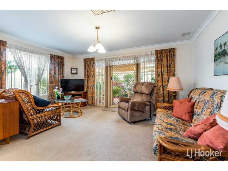 1/6 Heron Place, Maddington WA 6109