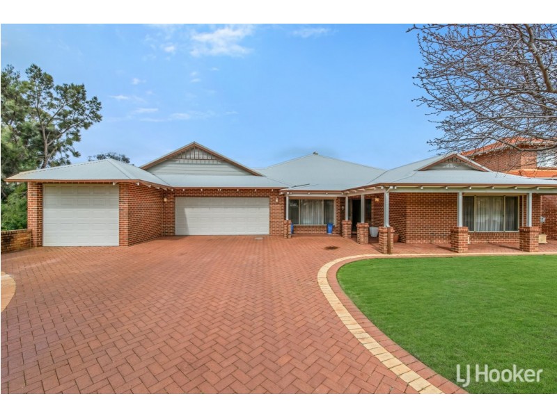 2 Santalum Retreat, Canning Vale WA 6155