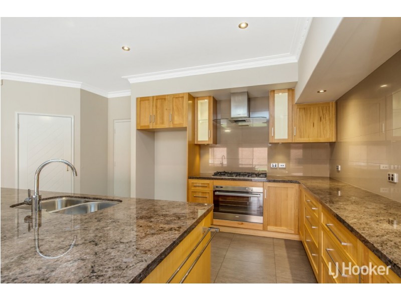 2 Santalum Retreat, Canning Vale WA 6155