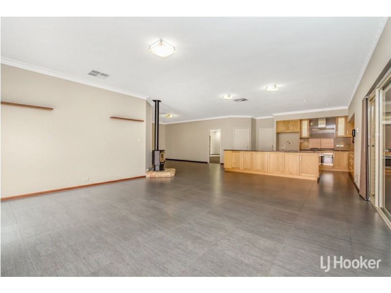 2 Santalum Retreat, Canning Vale WA 6155
