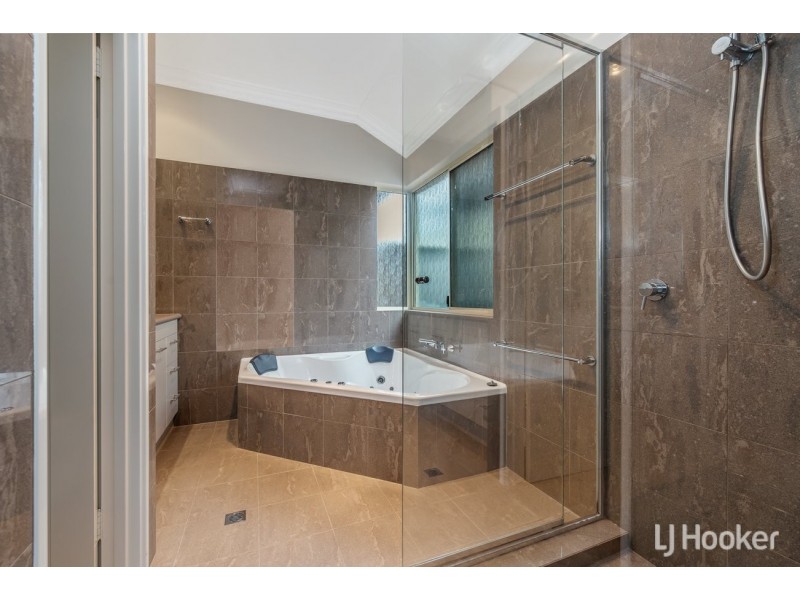 2 Santalum Retreat, Canning Vale WA 6155