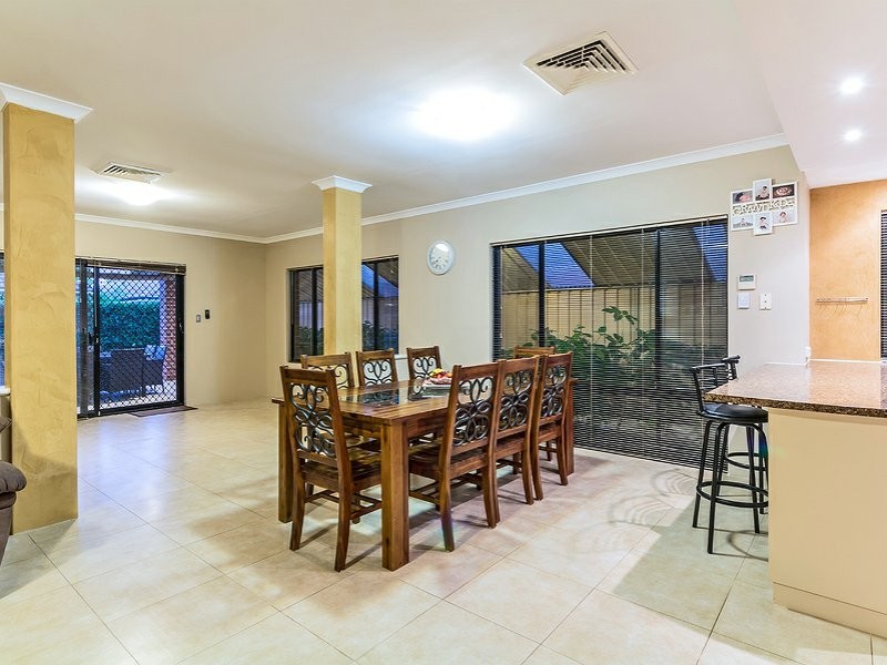 8 Philadelphia Parade, Canning Vale WA 6155