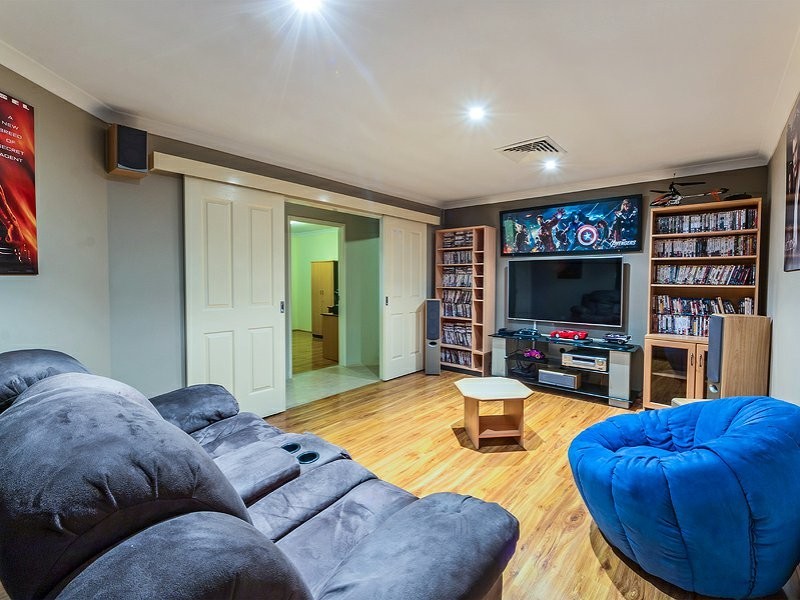 8 Philadelphia Parade, Canning Vale WA 6155