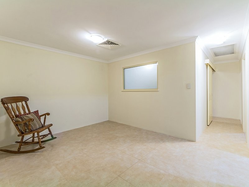 8 Philadelphia Parade, Canning Vale WA 6155