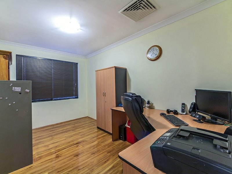 8 Philadelphia Parade, Canning Vale WA 6155