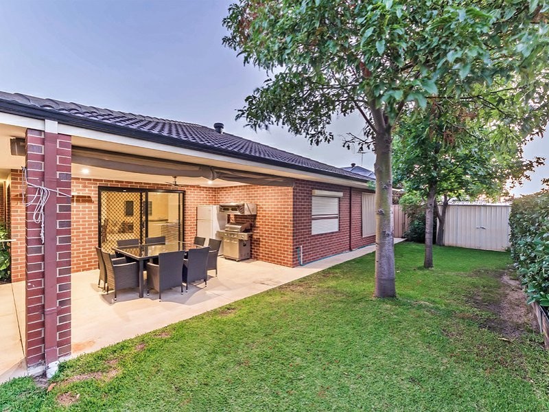 8 Philadelphia Parade, Canning Vale WA 6155