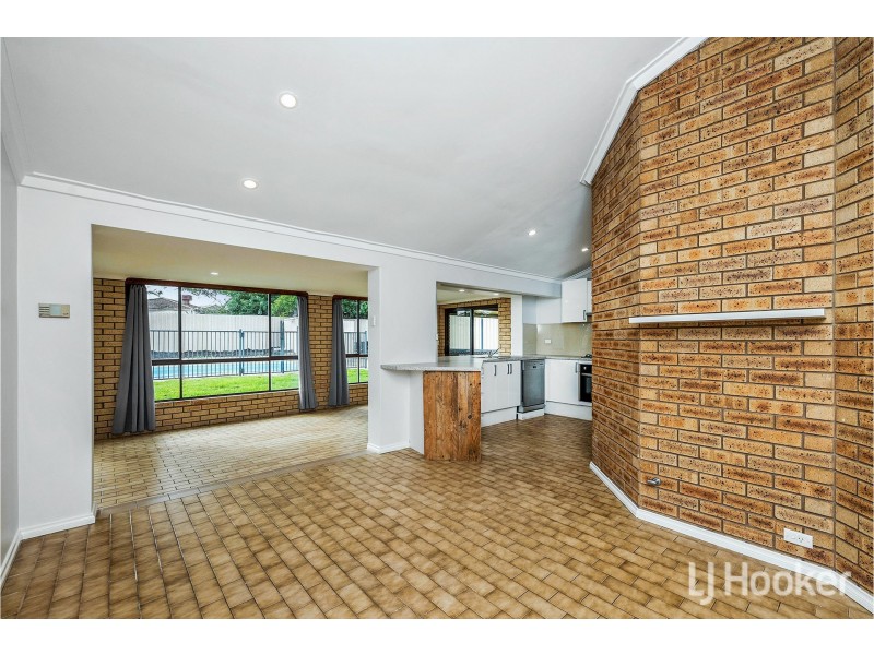 12 Dwyer Crescent, Gosnells WA 6110