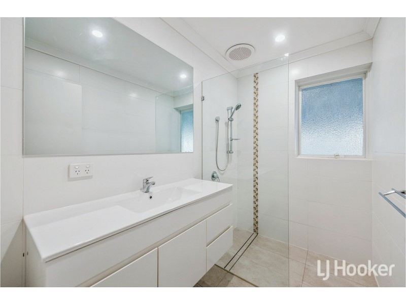 28 Wooramel Crescent, Gosnells WA 6110