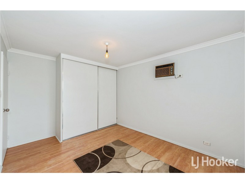 28 Wooramel Crescent, Gosnells WA 6110