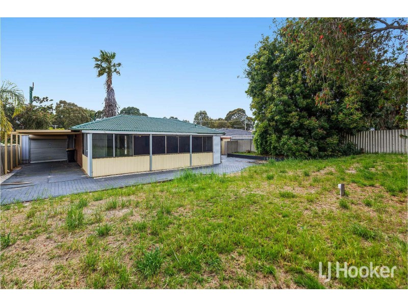 28 Wooramel Crescent, Gosnells WA 6110