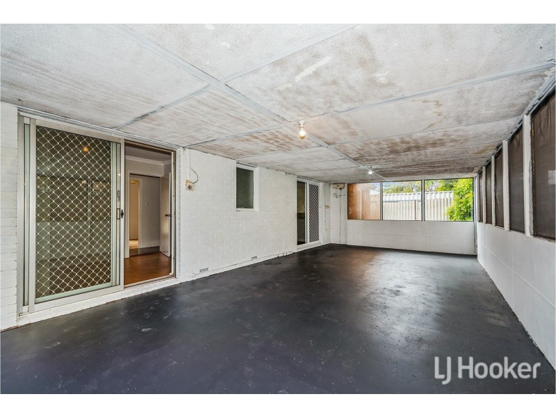 28 Wooramel Crescent, Gosnells WA 6110