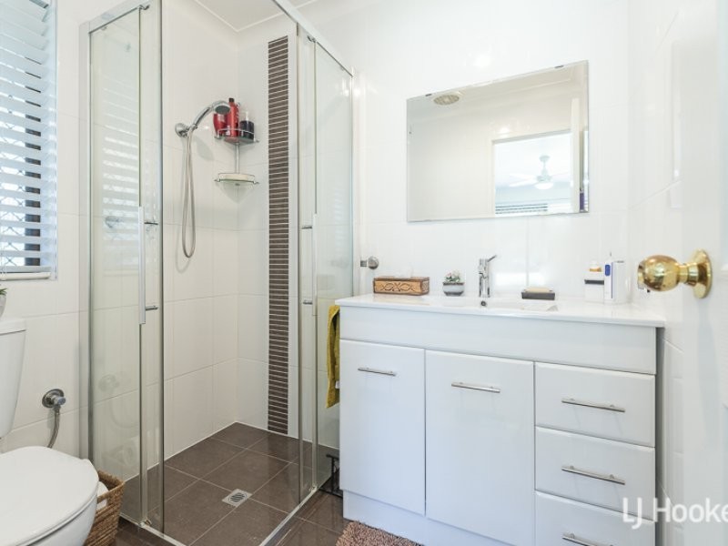 13 Imperial Court, Thornlie WA 6108