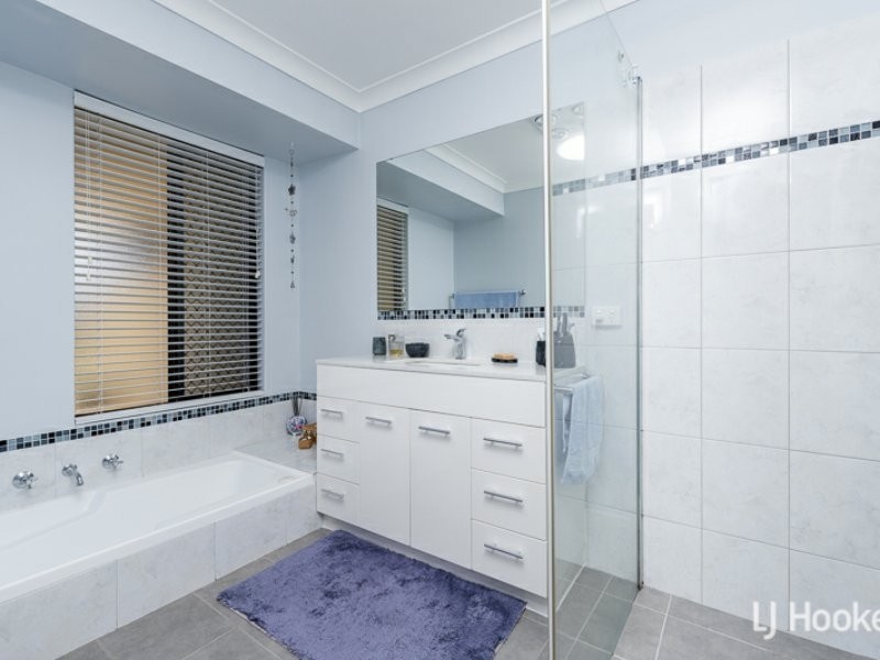 13 Imperial Court, Thornlie WA 6108