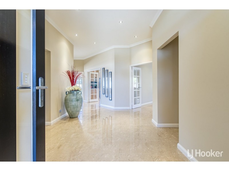 121 Southacre Drive, Canning Vale WA 6155