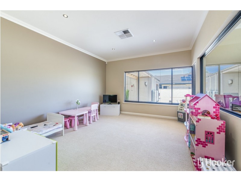 121 Southacre Drive, Canning Vale WA 6155