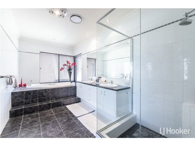 121 Southacre Drive, Canning Vale WA 6155