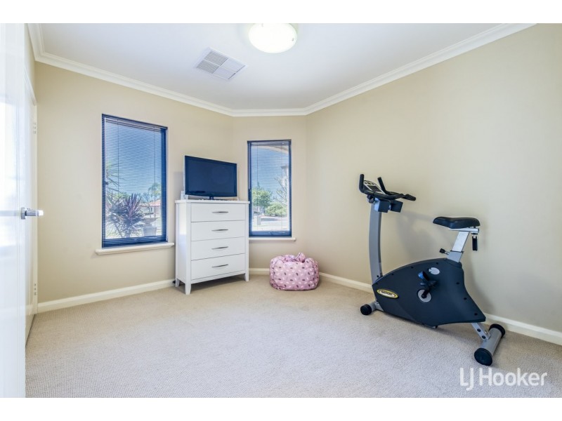 121 Southacre Drive, Canning Vale WA 6155