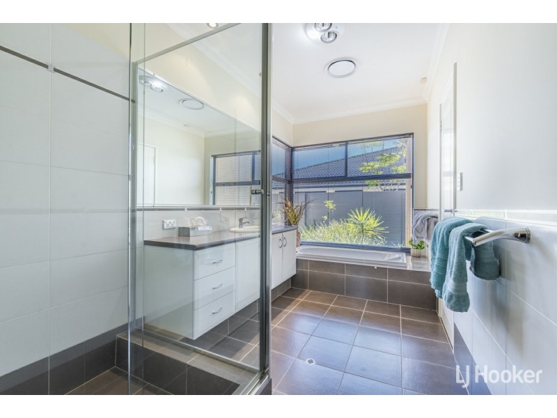 121 Southacre Drive, Canning Vale WA 6155