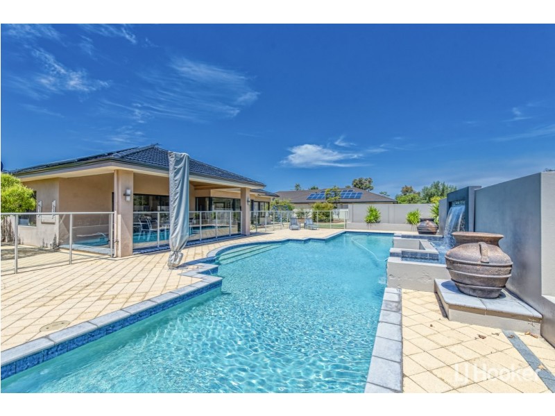 121 Southacre Drive, Canning Vale WA 6155