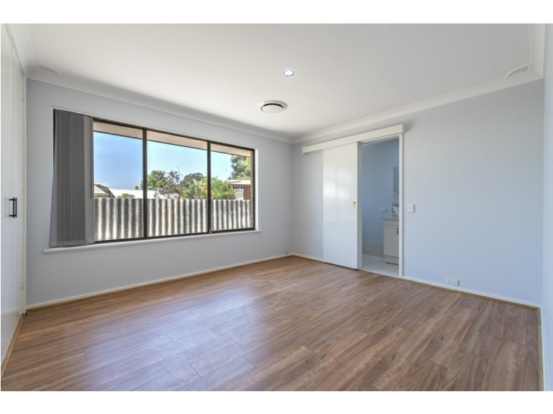 12 Hayes Court, Thornlie WA 6108