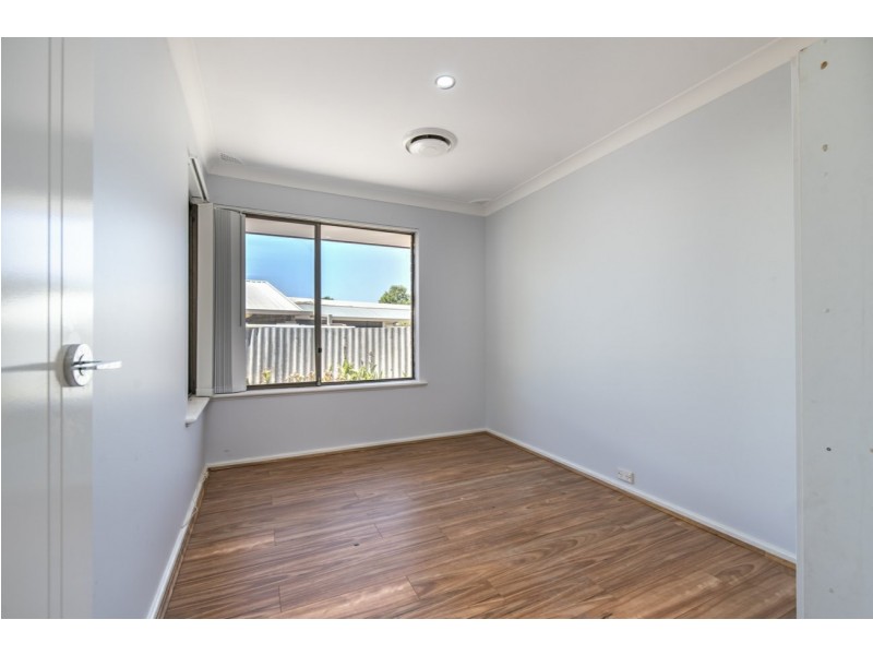 12 Hayes Court, Thornlie WA 6108