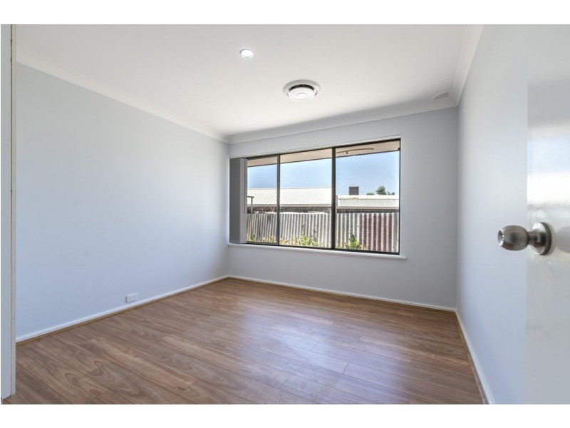 12 Hayes Court, Thornlie WA 6108