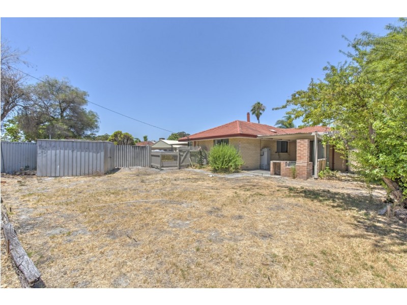 12 Hayes Court, Thornlie WA 6108