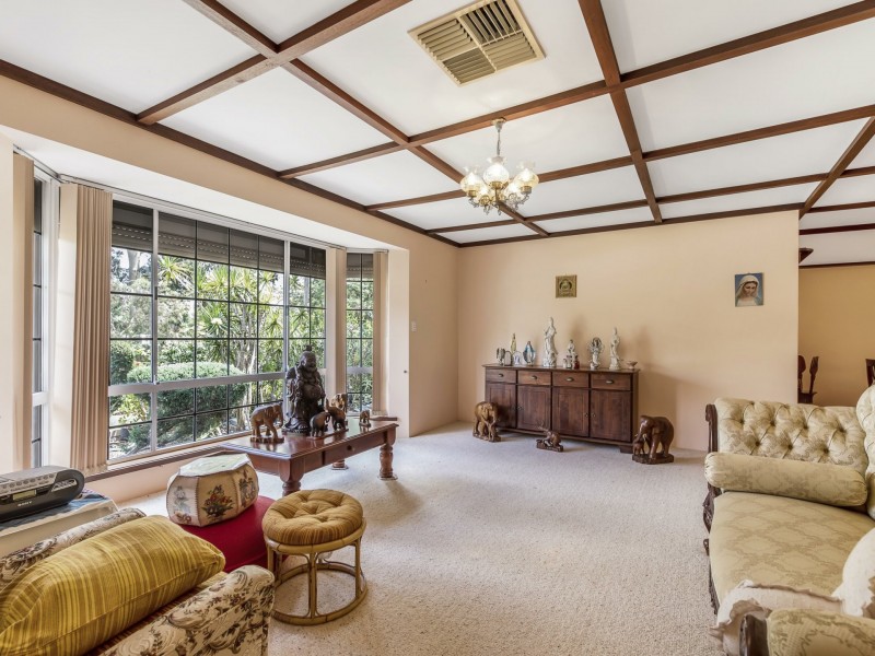 7 Holden Road, Roleystone WA 6111