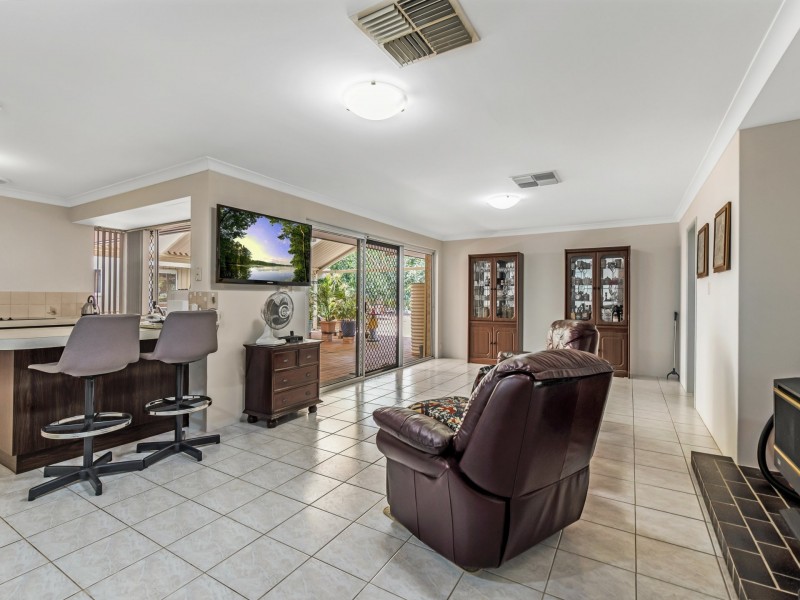 7 Holden Road, Roleystone WA 6111