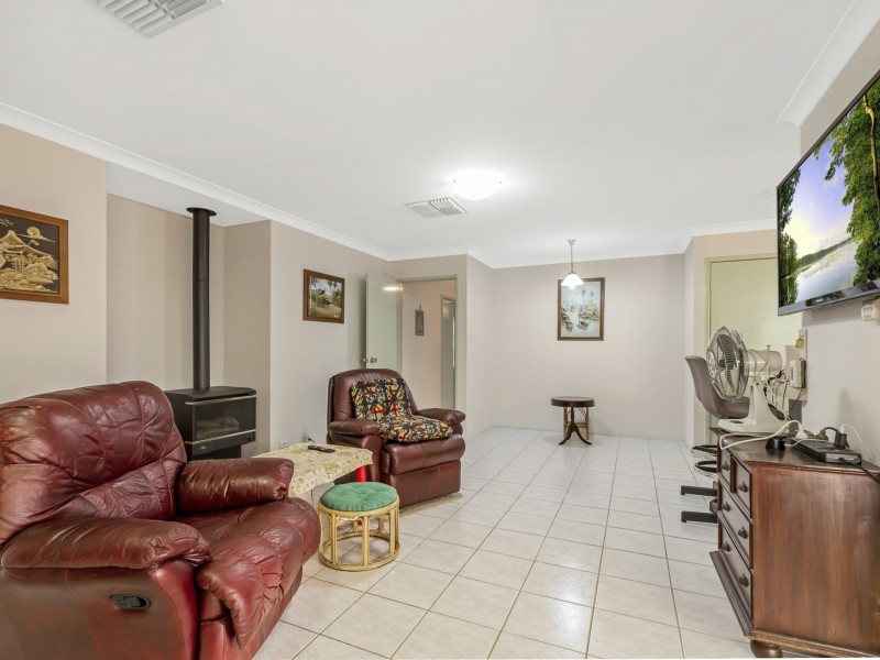 7 Holden Road, Roleystone WA 6111