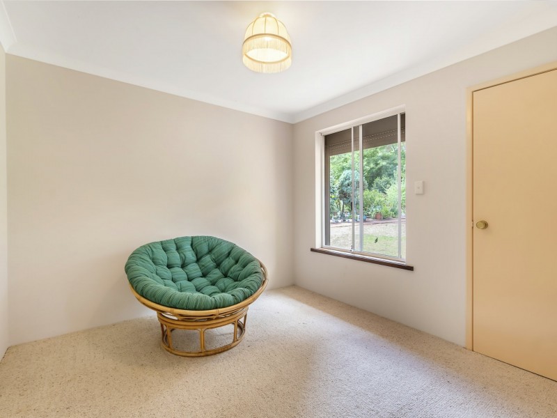 7 Holden Road, Roleystone WA 6111